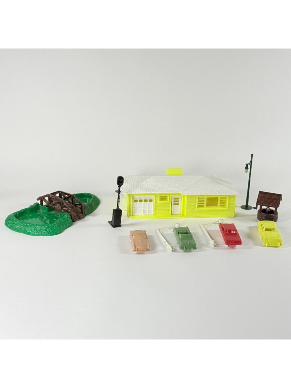 Vintage Plastic HO Scale Model Railroad Accessories House Cars & Structures Set
